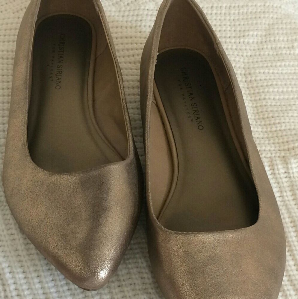 ‼️PRICE DROP‼️Christian Siriano Gold Women's Flats - Picture 3 of 6